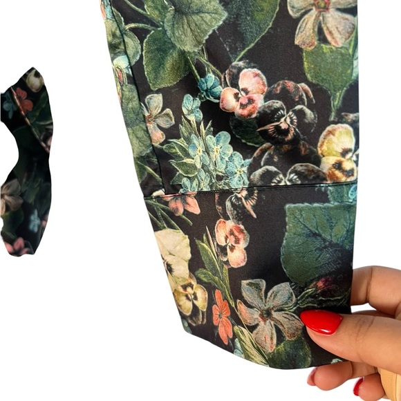 Badgley Mischka Navy Floral Wrap Top, Like New! Size SMALL! - Picture 12 of 12